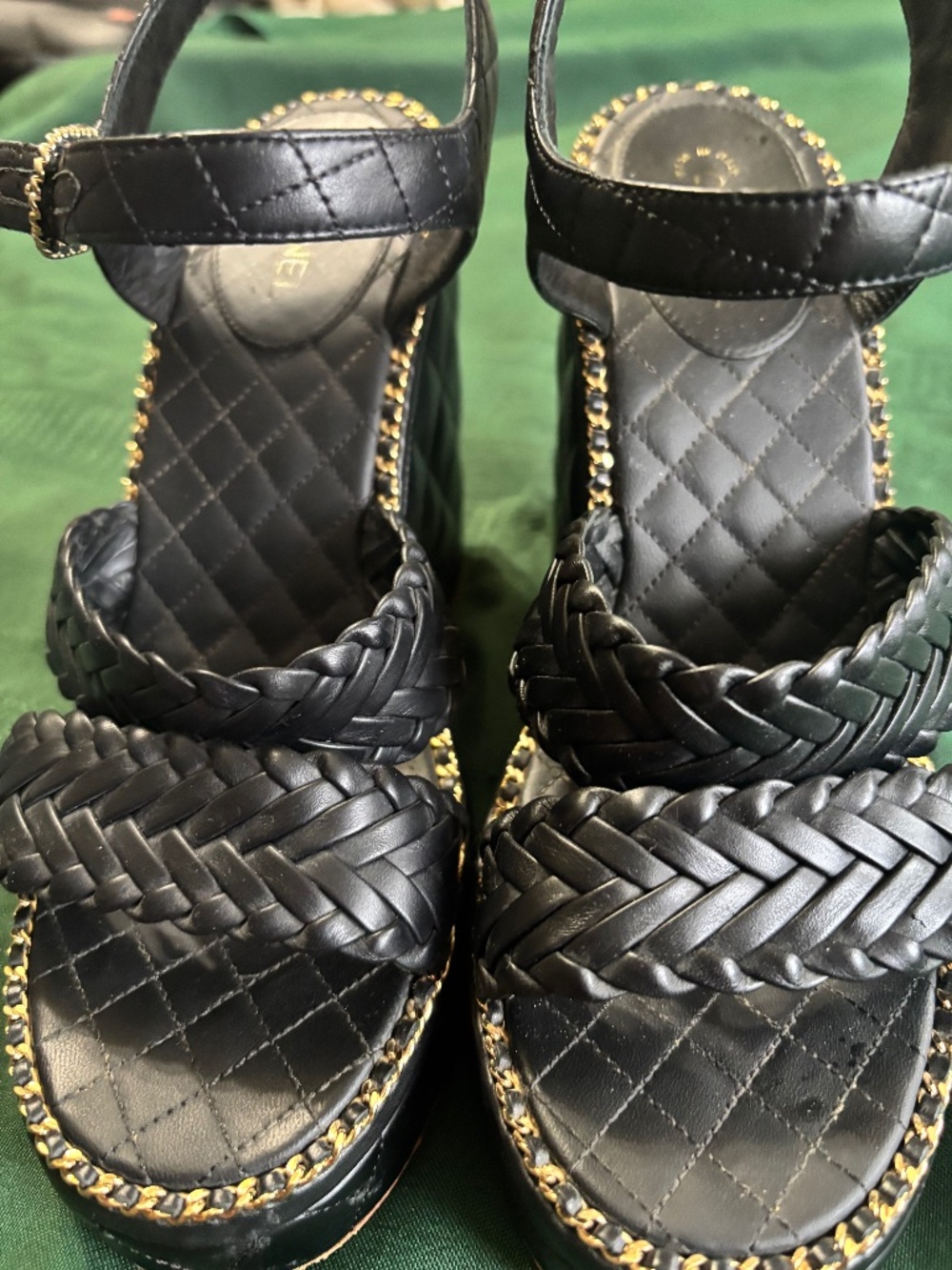 CHANEL black quilted shoes size 40 ( used)